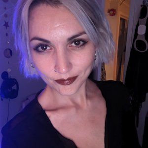 Meet your Posher, Samantha Zo